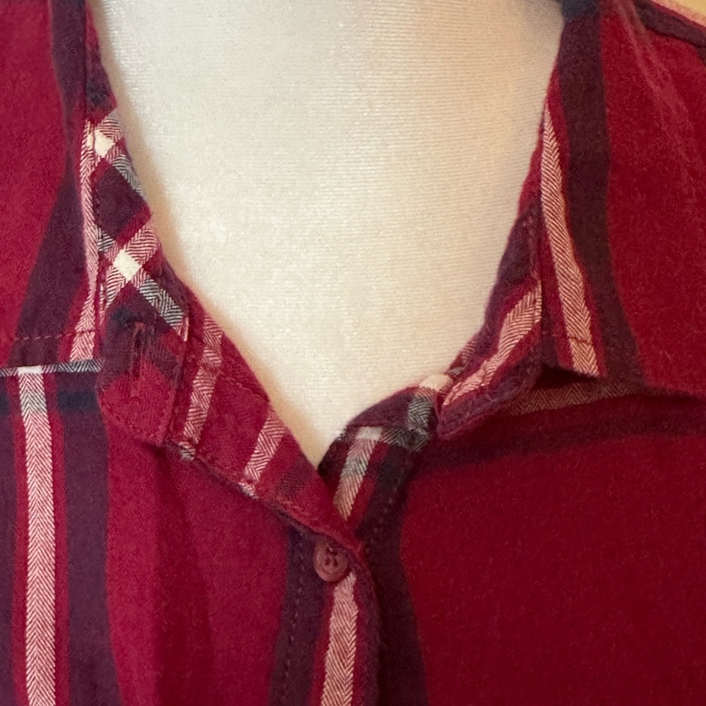 Shirt - Picture 4 of 6